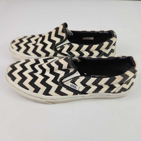 Vans Mens Skate Shoes Black White Chevron Canvas Low Top Slip On Casual M7 W8.5 - Picture 1 of 10